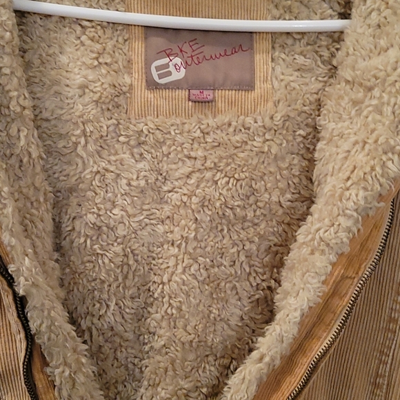 Stylish Warm Coat - Picture 4 of 5